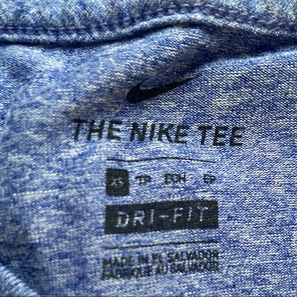 EUC. Nike Woman’s DriFit T Shirt - Picture 3 of 3